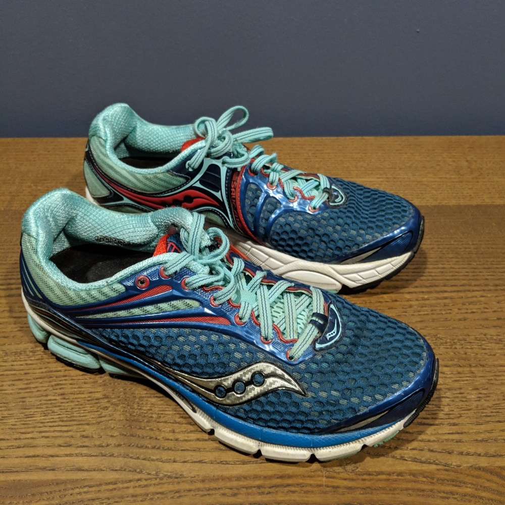 Saucony Triumph 11 10223-2 Women Size 9